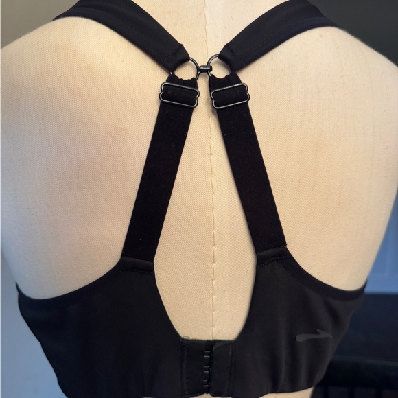 Women's Black Sports Bra| WOMEN'S BROOKS DRIVE CONVERTIBLE SPORTS BRA| - Picture 6 of 7